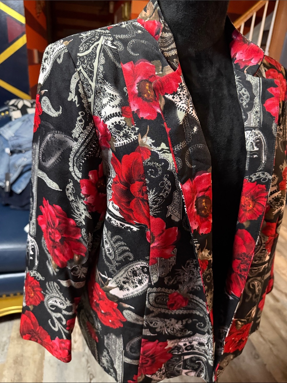 Women’s Kim Rogers Black Floral Blazer Jacket with Red Rose Print - Picture 3 of 12